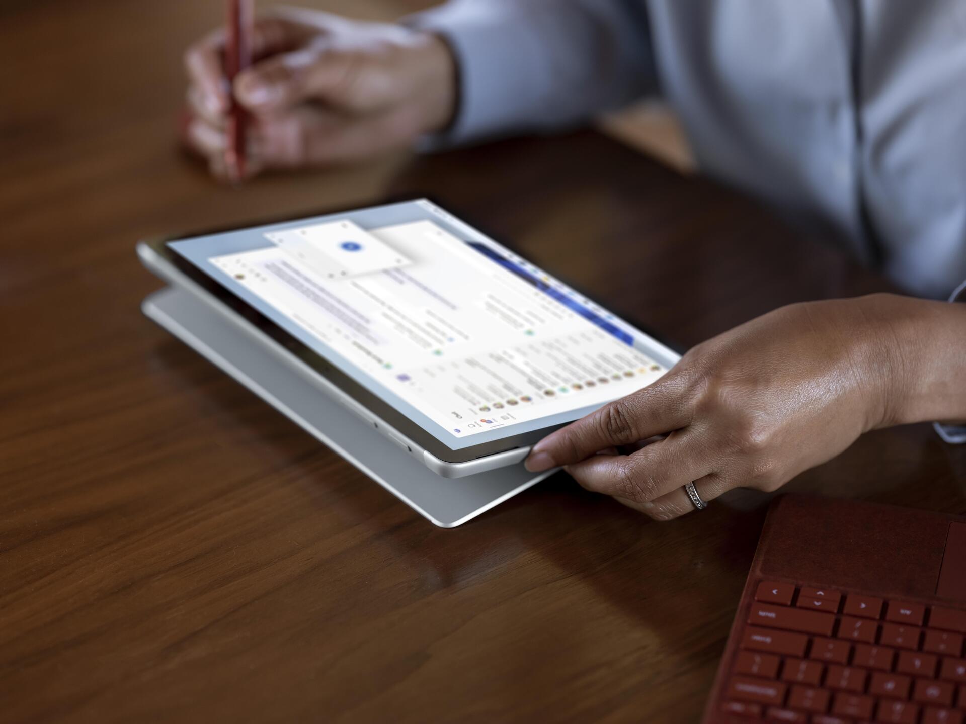 Купить Microsoft Surface Go 3 - Tablet - Core i3 10100Y / 1.3 GHz - Win 10 Pro - UHD Graphics 615 - 8 GB RAM - 128 GB SSD - 26.7 cm (10.5") Touchscreen 1920 x 1280 - NFC, Wi-Fi 6 - Platin - kommerziell (8VD-00049) в магазине wardena.ru