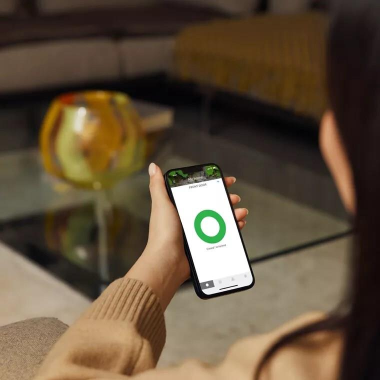 Купить Yale ConnectX Wi-Fi-Brücke Weiß (05/402100/WH) в магазине wardena.ru