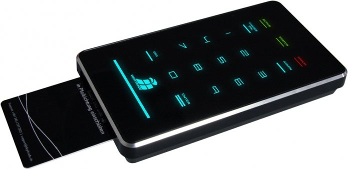 Купить DIGITTRADE HS256 S3 High Security - SSD - verschlüsselt - 4 TB - extern (tragbar) - 2.5" (6.4 cm) - USB 3.0 - FIPS 140-2 Level 3, FIPS 197 (DG-HS256S3-4TBS) в магазине wardena.ru