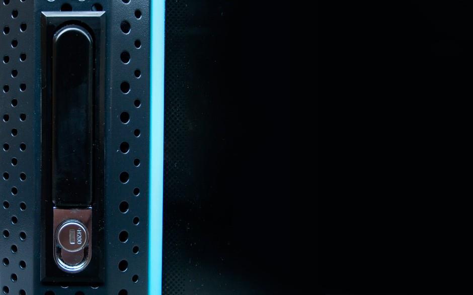 Купить DSIT 47 HE 19” Serverschrank, mit Glastür (BxTxH) 800 x 1000 x 2260mm (DS8047) в магазине wardena.ru