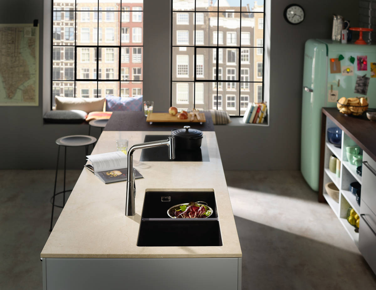 Купить Hansgrohe Metris M71 Кухонный смеситель однорычажный 320 с вытяжным душем 2jet хром 73801000 в магазине wardena.ru