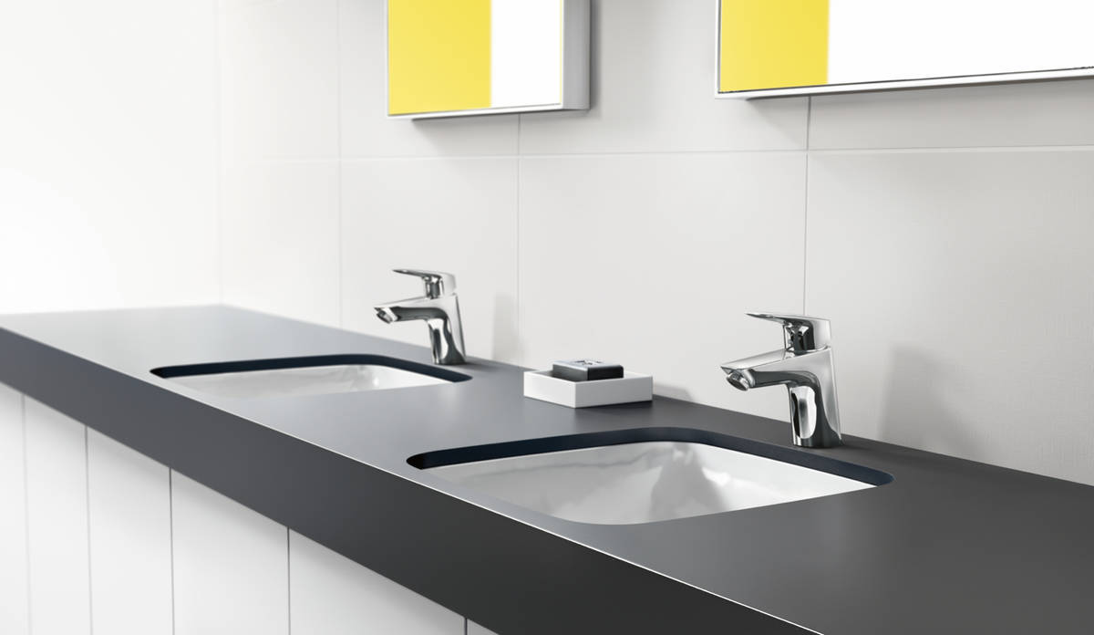 Купить Hansgrohe Logis Смеситель для раковины 70 однорычажный со сливным клапаном Push-Open хром 71077000 в магазине wardena.ru
