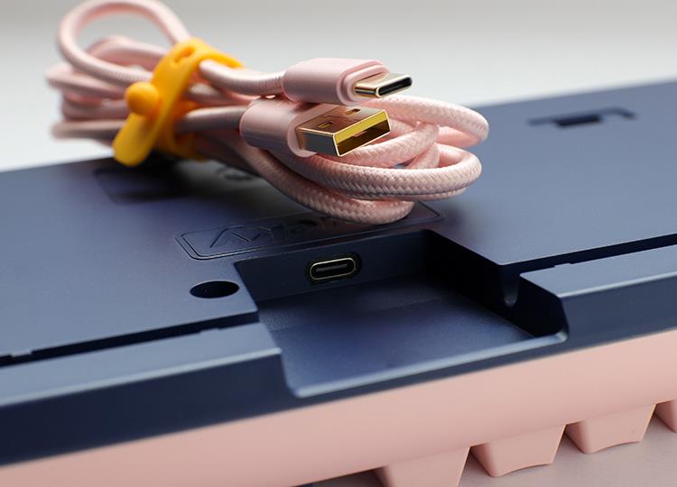 Купить Ducky One 3 Fuji TKL Gaming Tastatur - MX-Silent-Red (US) (DKON2187-SUSPDFUPBBC1) в магазине wardena.ru