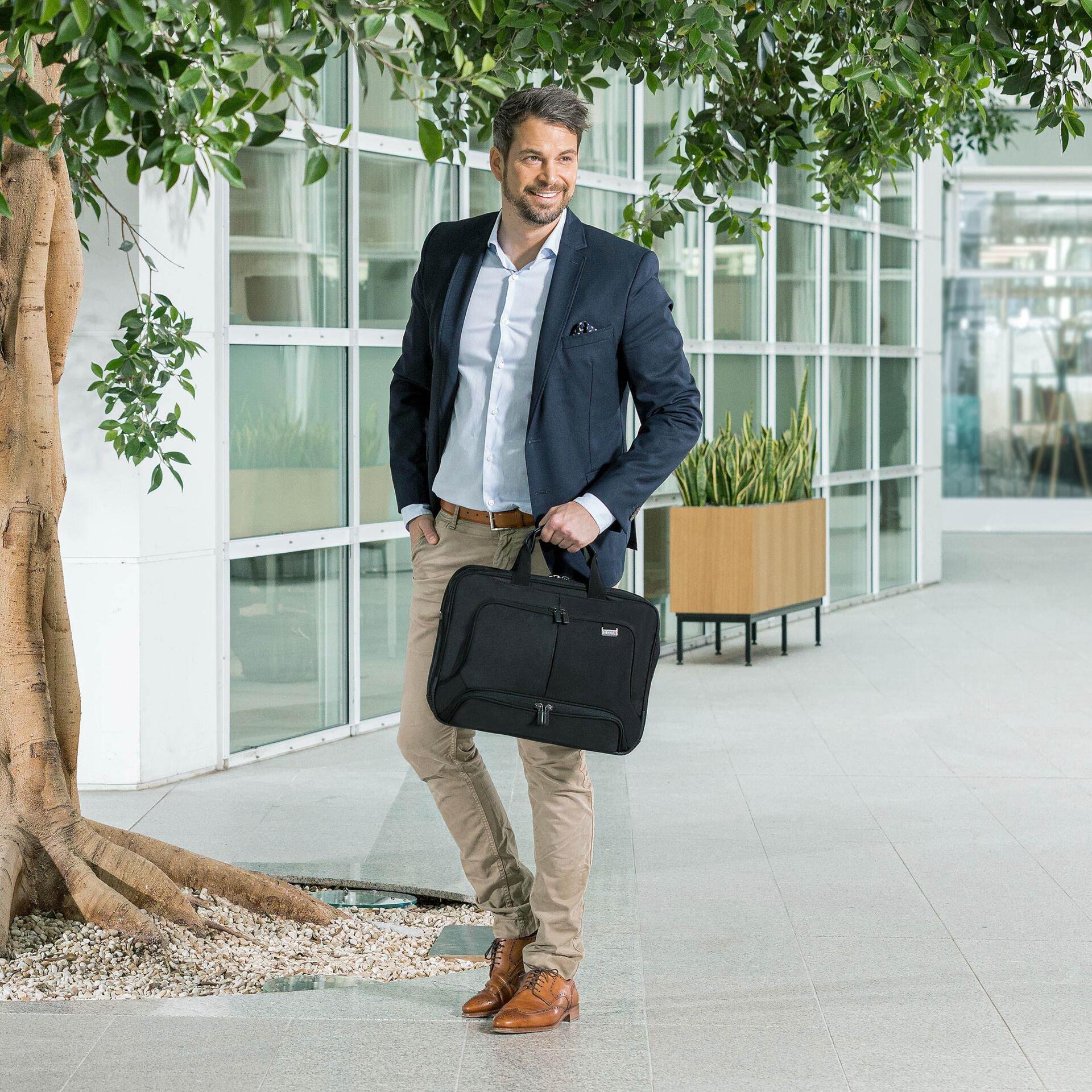 Купить DICOTA Eco Top Traveller PRO - Notebook-Rucksack - 43.9 cm - 38,10cm (15") - 17.3" - Schwarz (D30845-RPET) в магазине wardena.ru
