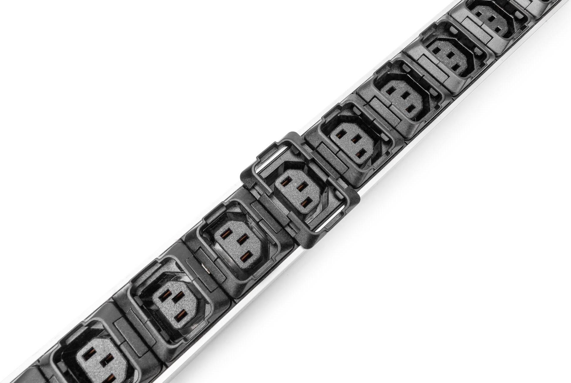 Купить Digitus Basis IT PDU - 1-phasig 16A - 24 x C13 - 3 x C19 - 3 m Zuleitung - IEC 60309 16 A Stecker (DN-95450) в магазине wardena.ru