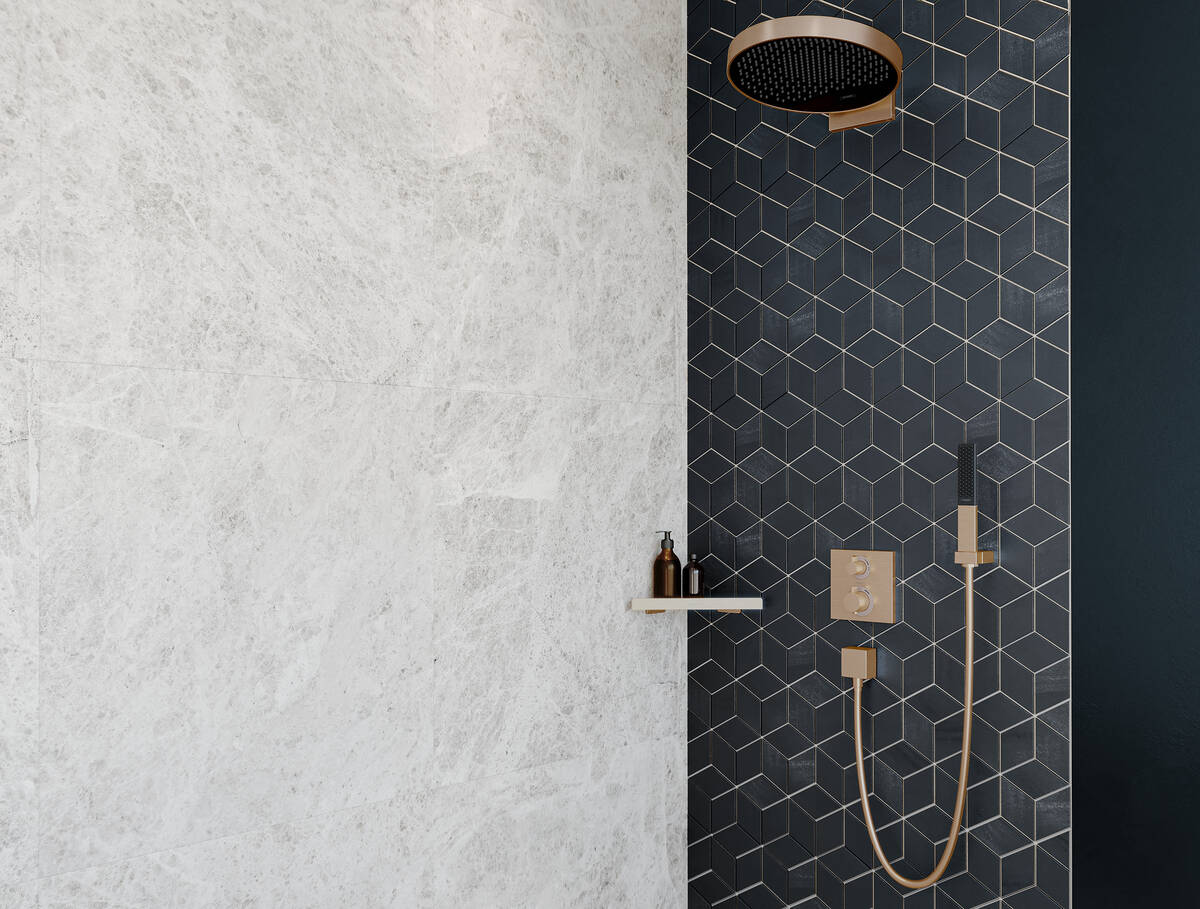 Купить Hansgrohe Rainfinity Верхний душ 360 1jet с настенным креплением бронза 26230140 в магазине wardena.ru