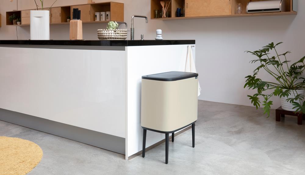 Купить Brabantia Bo Touch Bin 34 l 2 Korb/Körbe Beige (201585) в магазине wardena.ru