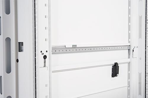 Купить APC NetShelter SX Wall mounted rack 1363.64kg Weiß Rack (AR3100W) в магазине wardena.ru