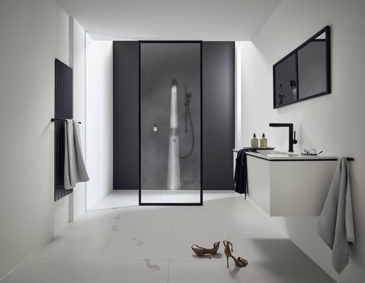 Купить Hansgrohe AddStoris Держатель банного полотенца черный матовый 41747670 в магазине wardena.ru