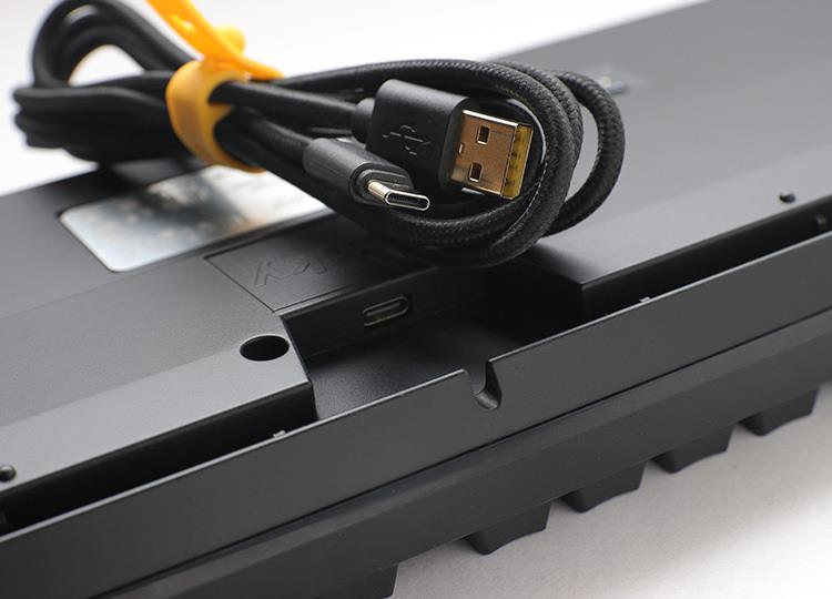 Купить Ducky Origin Phantom Black Tastatur USB QWERTZ Deutsch Schwarz (DKOR2308I-CSDEPDOECLAAA1) в магазине wardena.ru