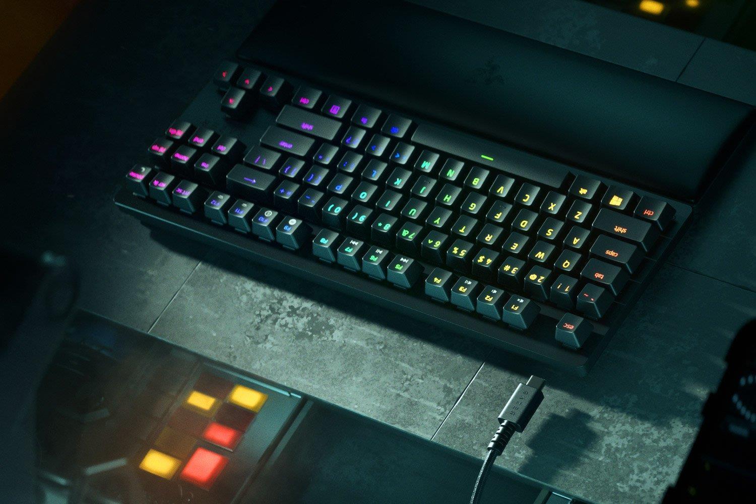 Купить Razer Huntsman V2 Tenkeyless - Tastatur - Hintergrundbeleuchtung - USB-C - Deutsch - Tastenschalter: Razer Linear Optical Red (RZ03-03940500-R3G1) в магазине wardena.ru