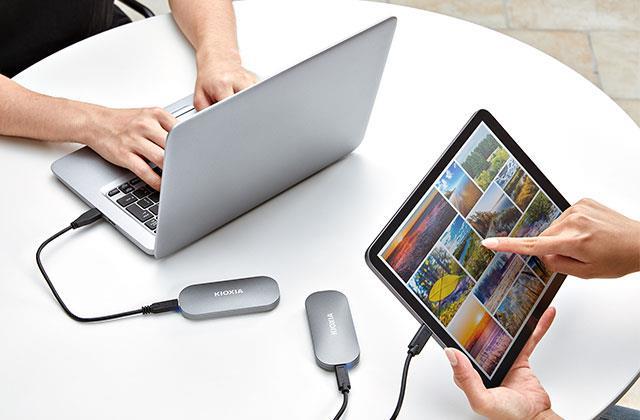 Купить KIOXIA EXCERIA PLUS LXD10S002TG8 - SSD - 2TB - extern (tragbar) - USB 3,2 Gen 2 (USB-C Steckverbinder) (LXD10S002TG8) в магазине wardena.ru