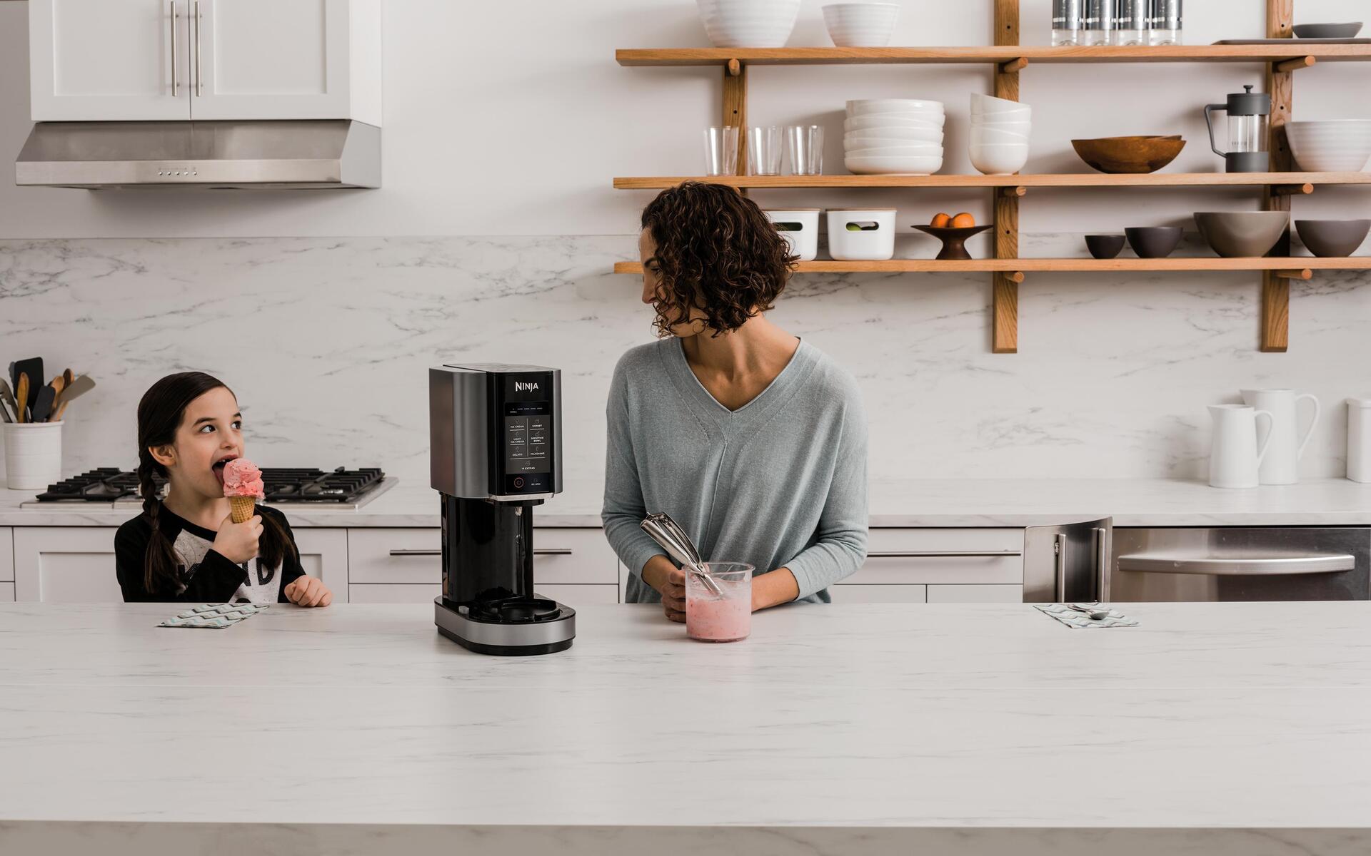Купить Ninja NC300EU Eismaschine Traditionelle Eismaschine 0,473 l 800 W Schwarz - Silber (NC300EU) в магазине wardena.ru