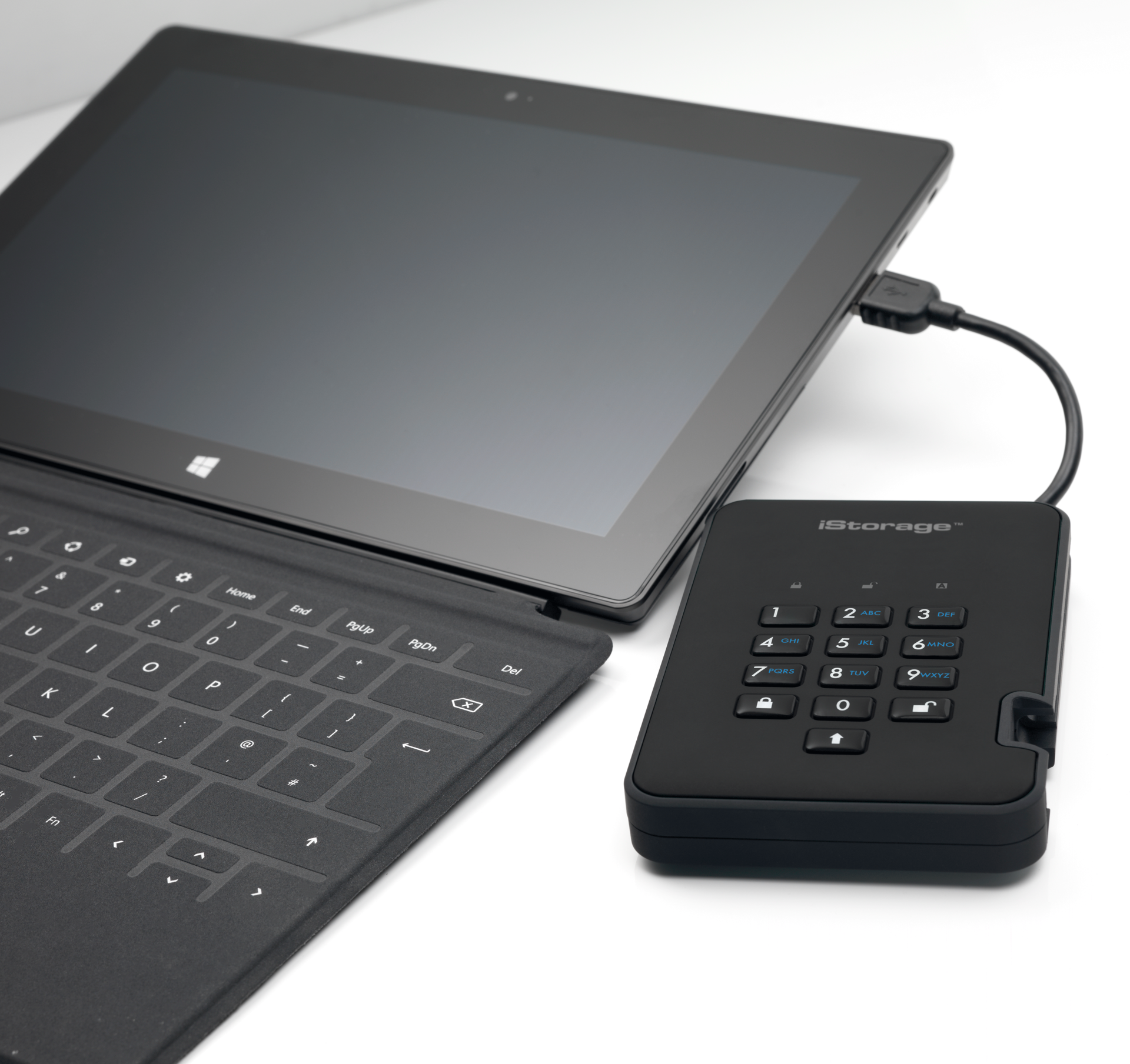 Купить iStorage diskAshur² - SSD - verschlüsselt - 2 TB - extern (tragbar) - USB 3.1 - FIPS 197, 256-bit AES-XTS - Phantomschwarz (IS-DA2-256-SSD-2000-B) в магазине wardena.ru