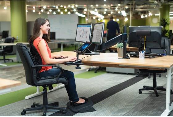 Купить Kensington SmartFit Solemate Plus - Fußstütze - Schwarz (K52789WW) в магазине wardena.ru